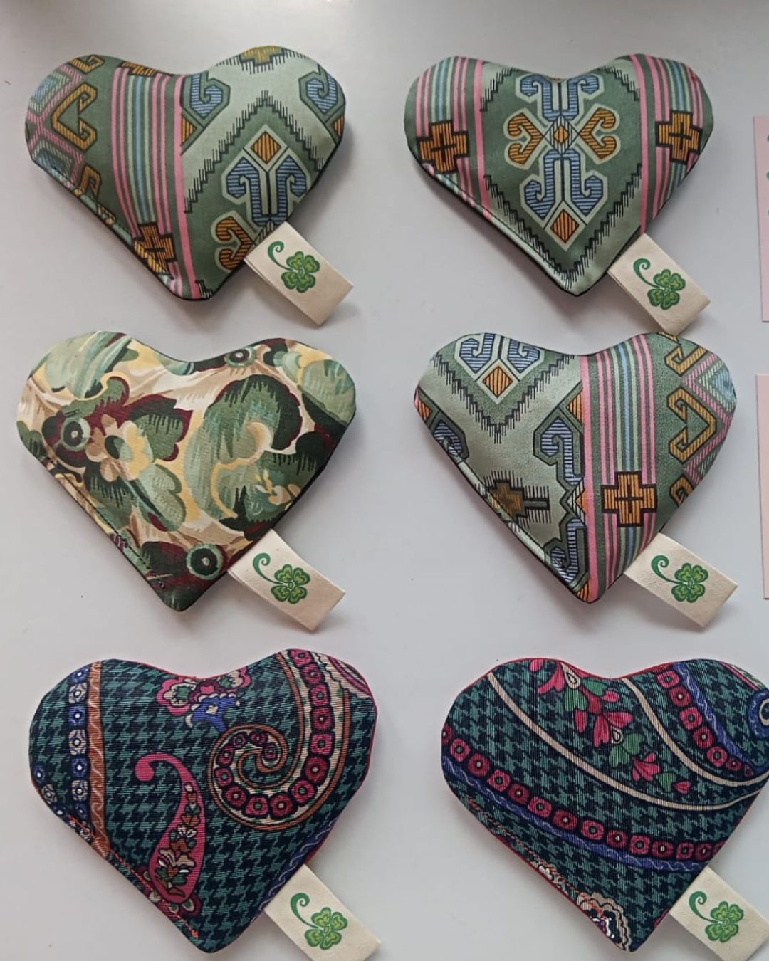 mini corazón de semillas. El costo es por unidad, telas surtidas
